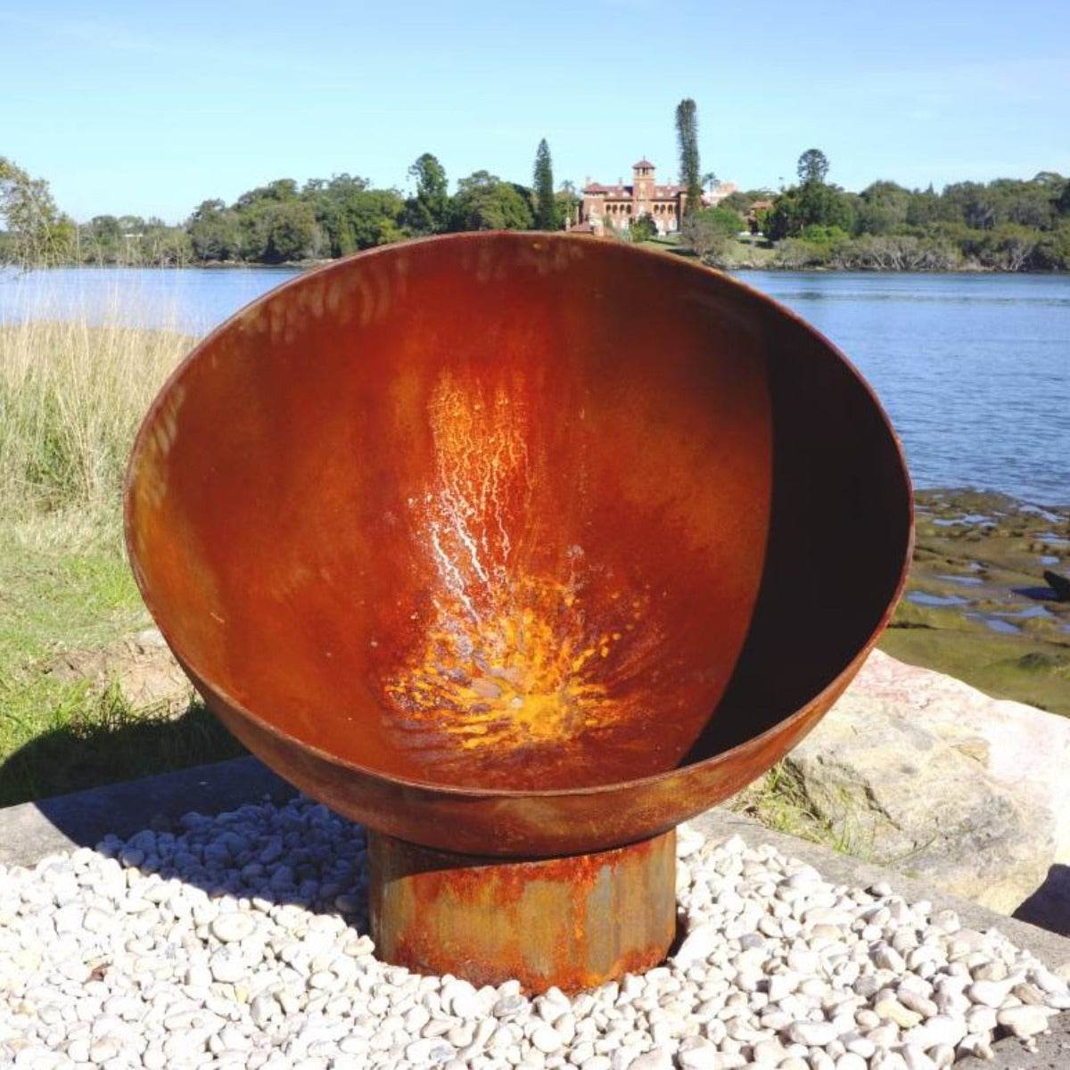 Goblet Cast Iron Fire Pit | Outdoorium