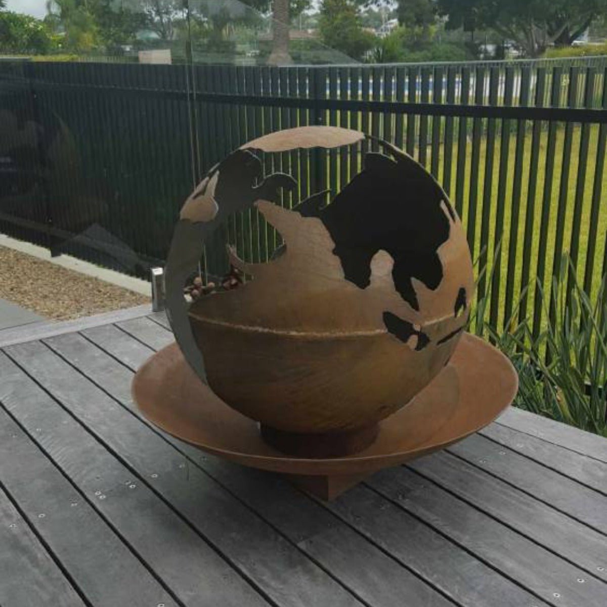 Globe Cast Iron Fire Pit - Outdoorium