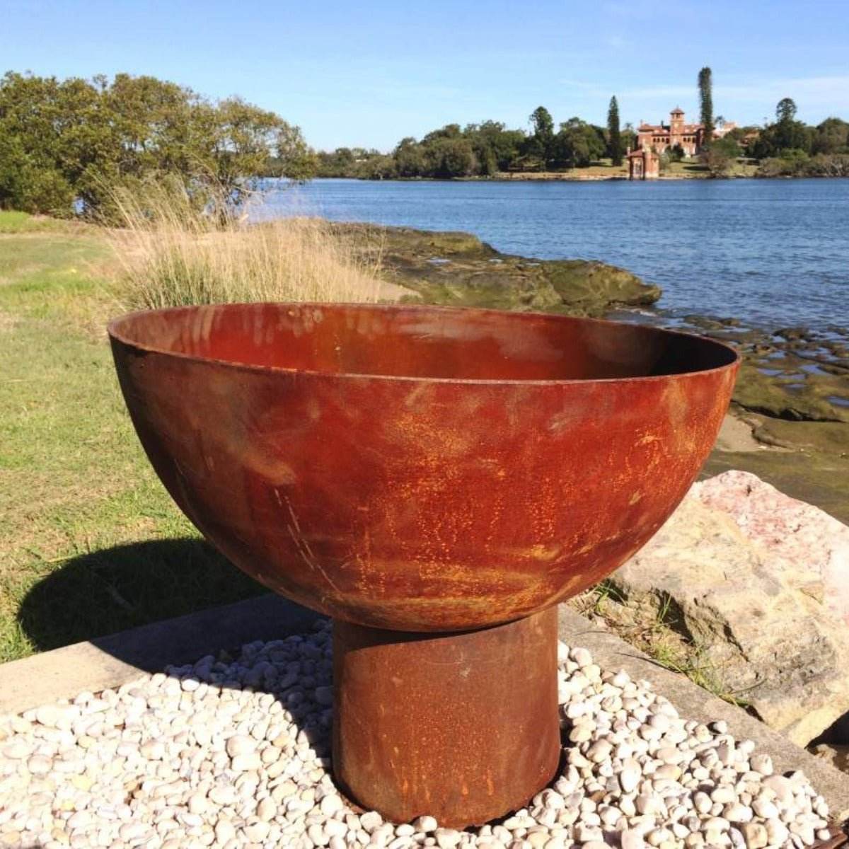 Goblet Cast Iron Fire Pit | Outdoorium