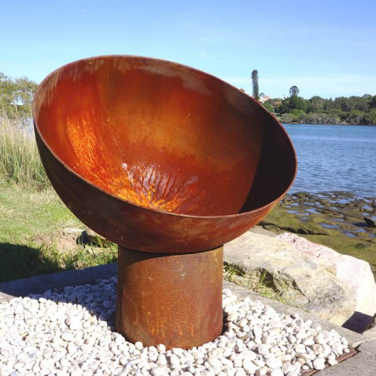 Goblet Cast Iron Fire Pit | Outdoorium