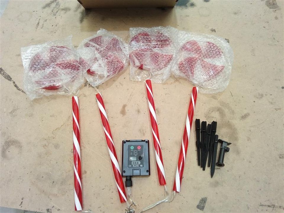 4pcs Solar Lollipops Cane Light Candy Cane Lights Water - resistant Christmas Outdoor Lawn Light - Outdoorium