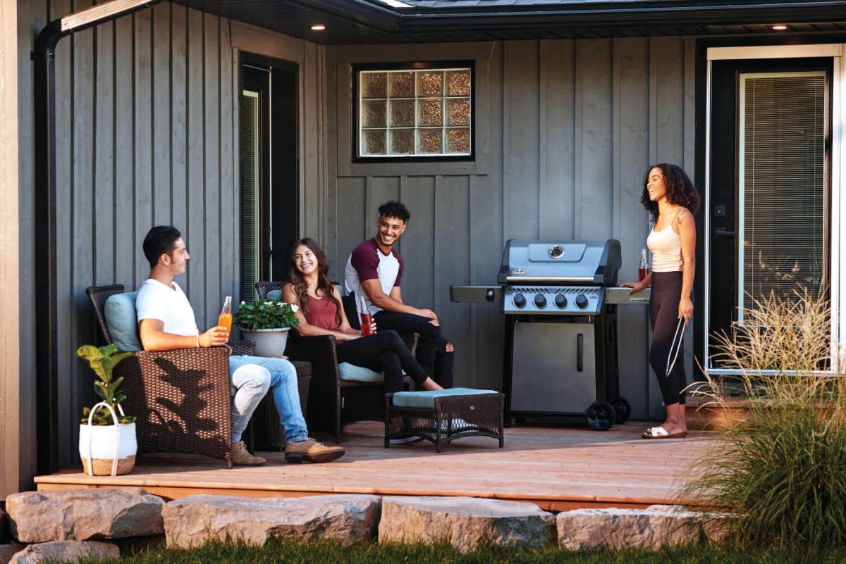 Napoleon Freestyle 425 4-Burner LPG Gas Grill