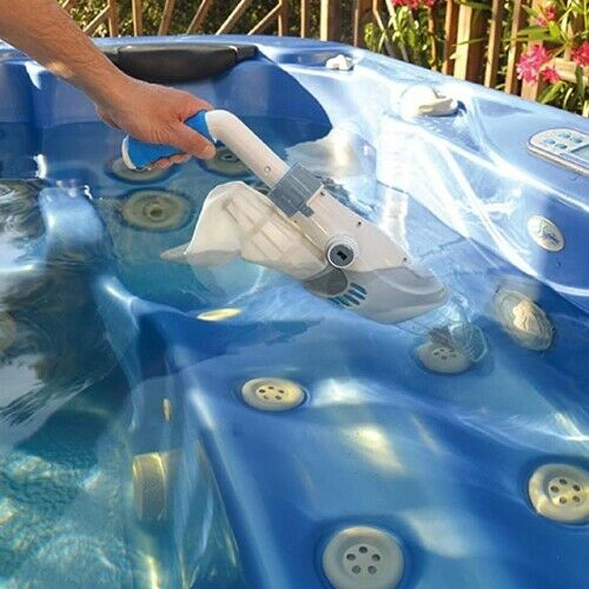 Aquajack 211 Cordless Rechargeable Spa and Pool Vacuum Cleaner - Outdoorium