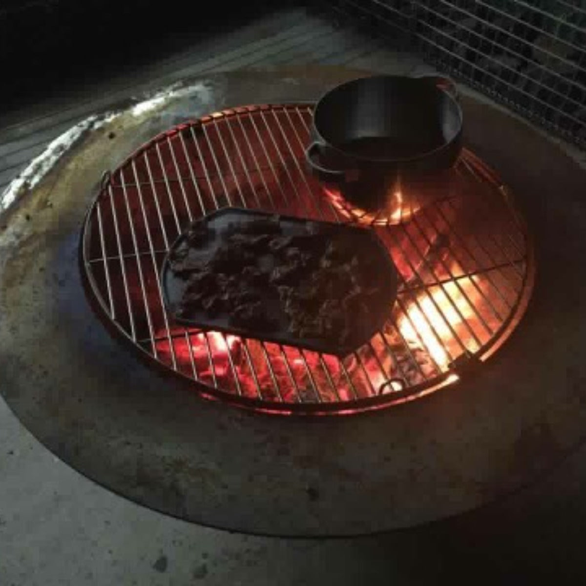 Teppanyaki Cast Iron Fire Pit - Outdoorium