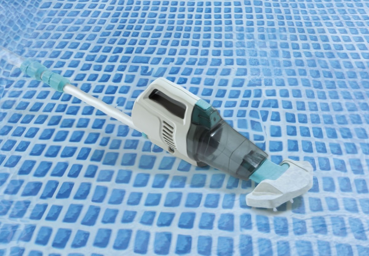 Intex Pool Vacuum Rechargeable Handheld Deluxe 28628 | Outdoorium