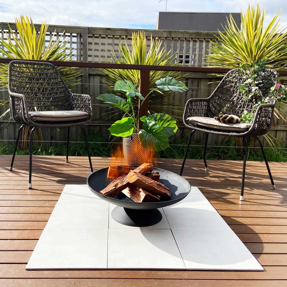 Lassen Cast Iron Wood Burning Fire Pit - Black 59cm - Outdoorium