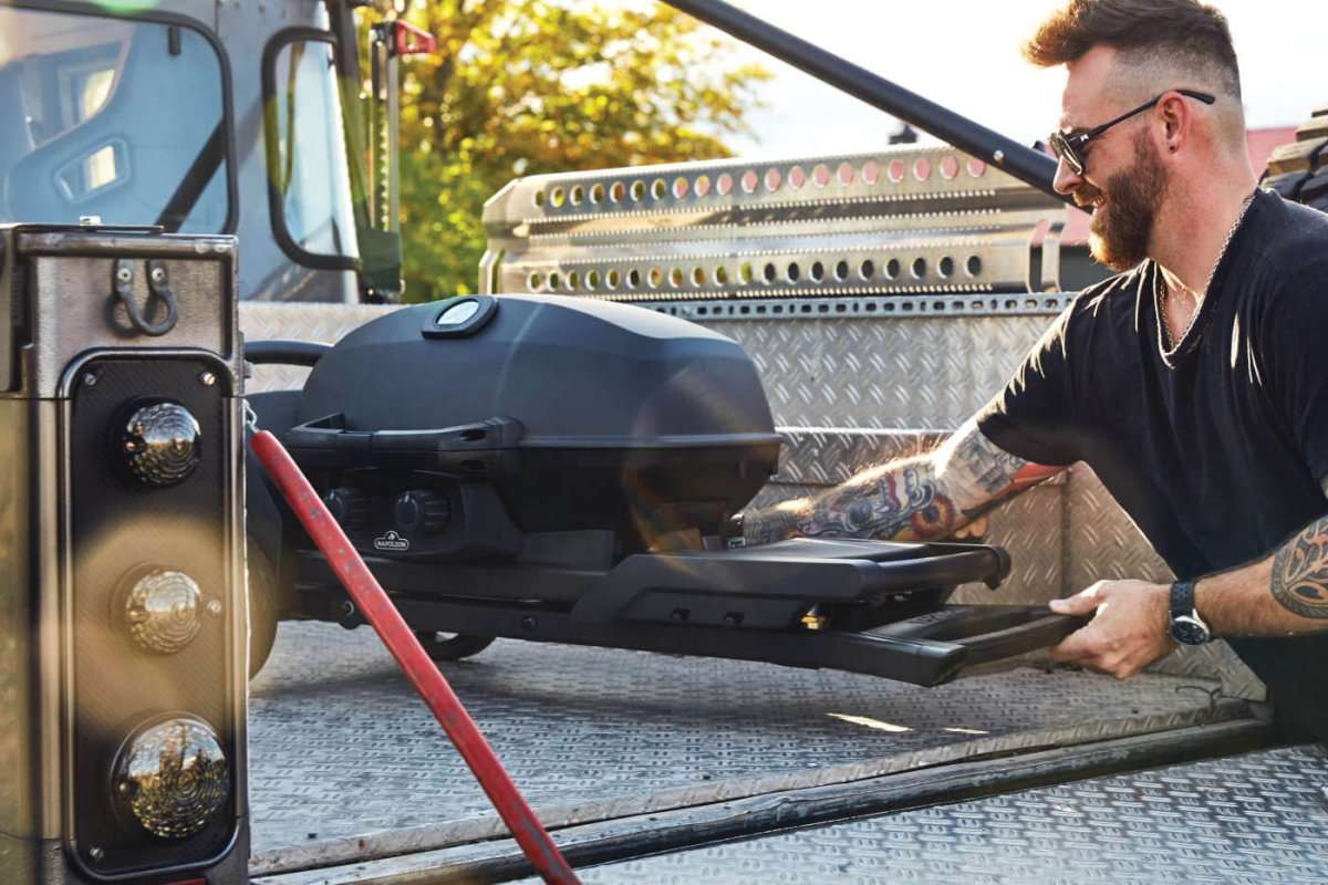 Napoleon Phantom TravelQ PRO 285 Portable Gas Grill | Portable BBQ