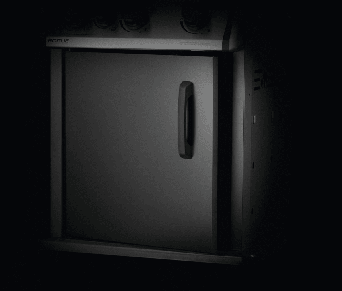 Napoleon Rogue XT 425 SB enclosed cabinet