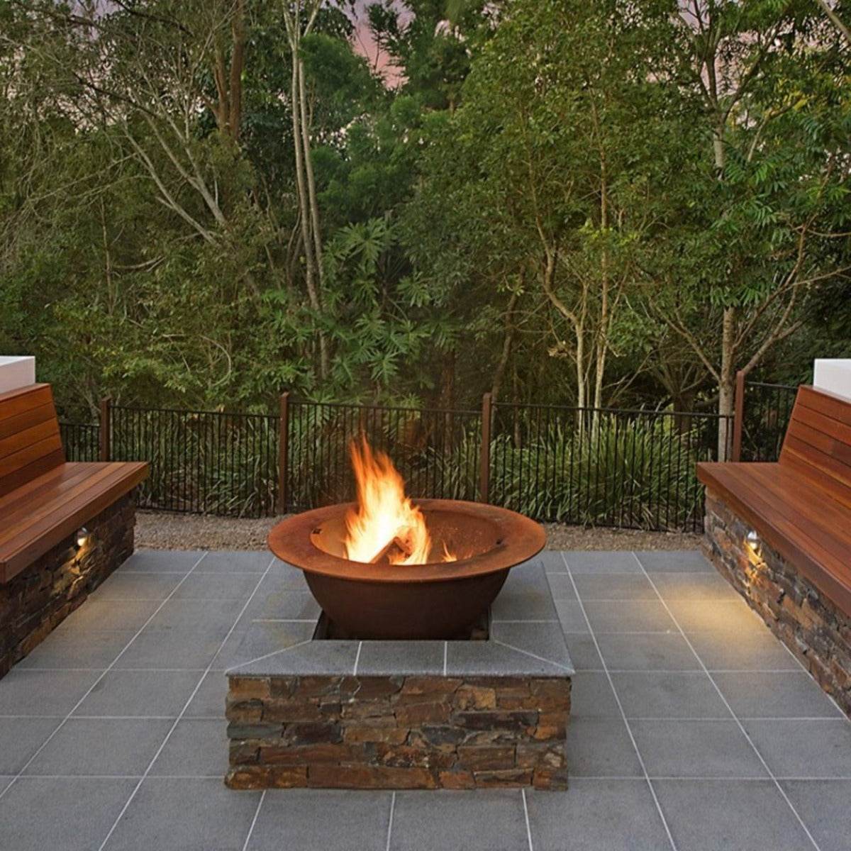 Teppanyaki Cast Iron Fire Pit | Outdoorium