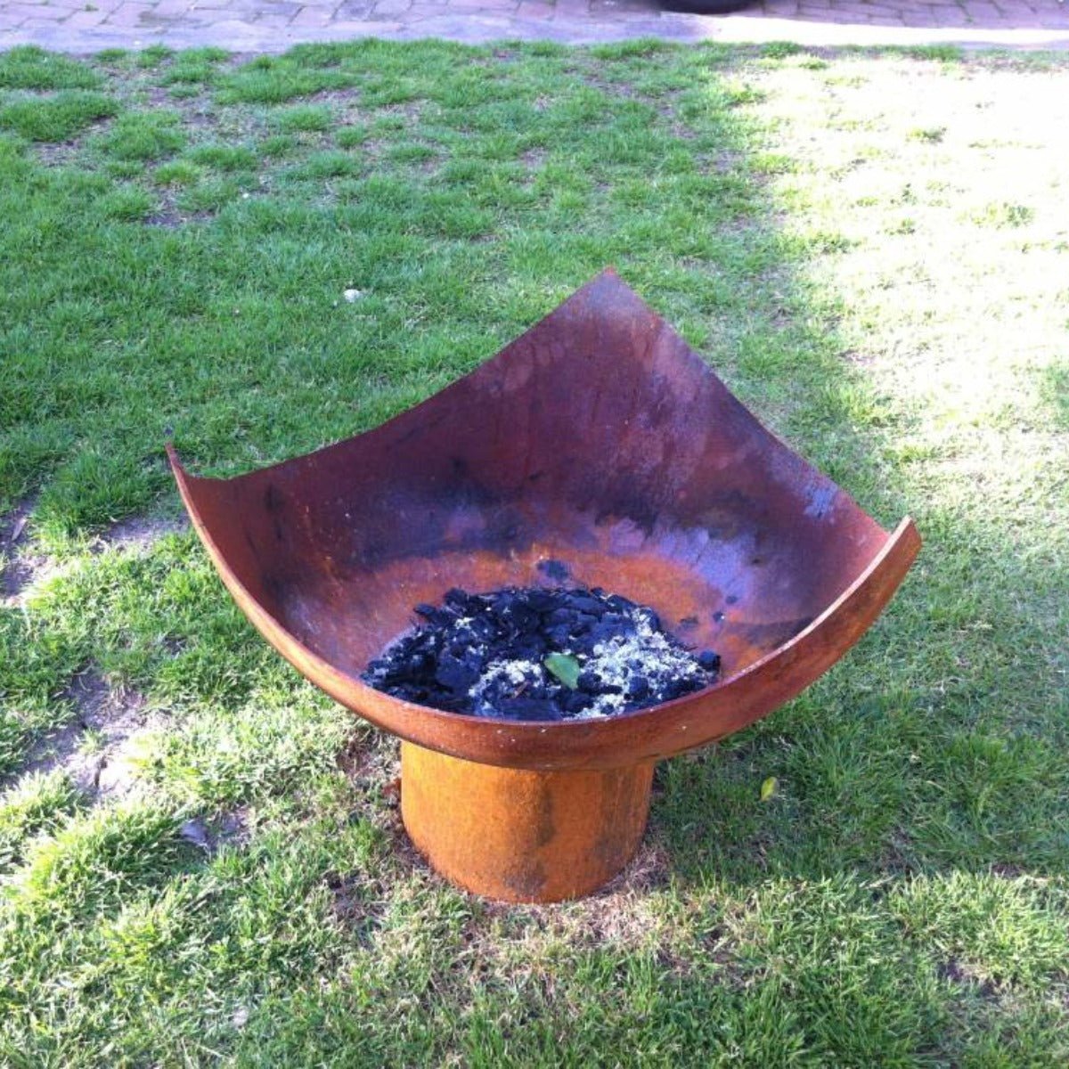 Chalice Cast Iron Fire Pit - Outdoorium