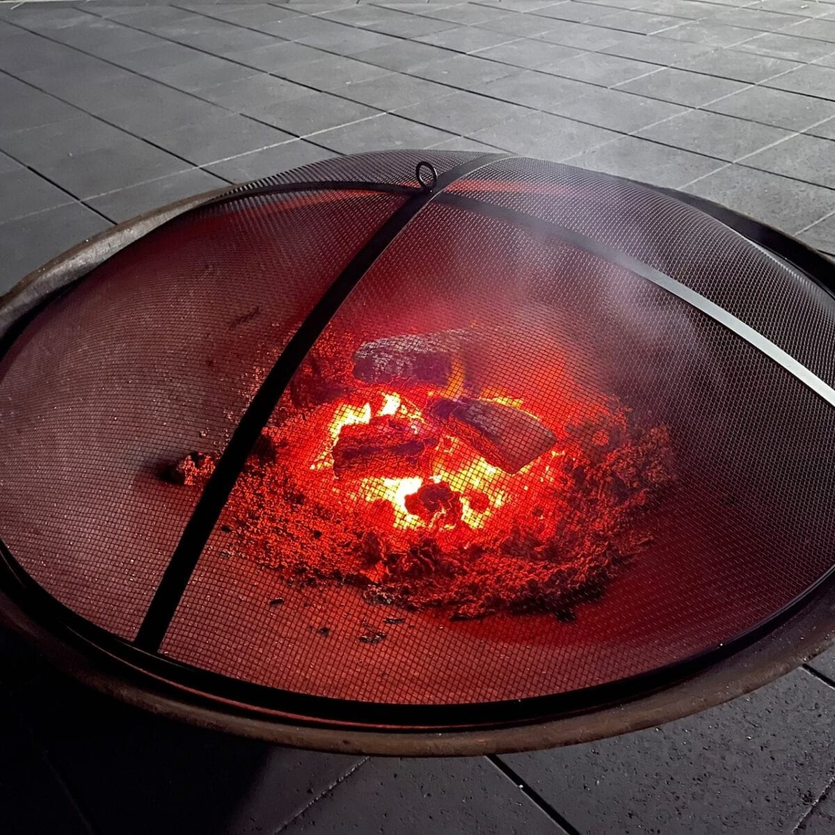 Fire Pit Ember Screen | 3 sizes - Outdoorium