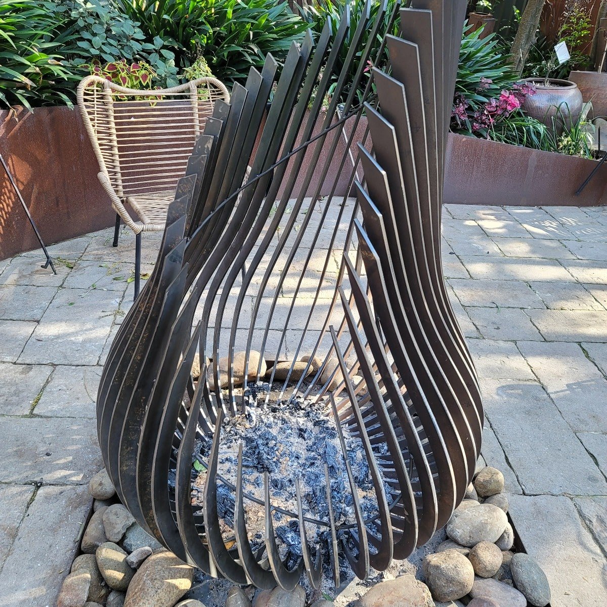 Freya Sculpture Fire Pit - Outdoorium
