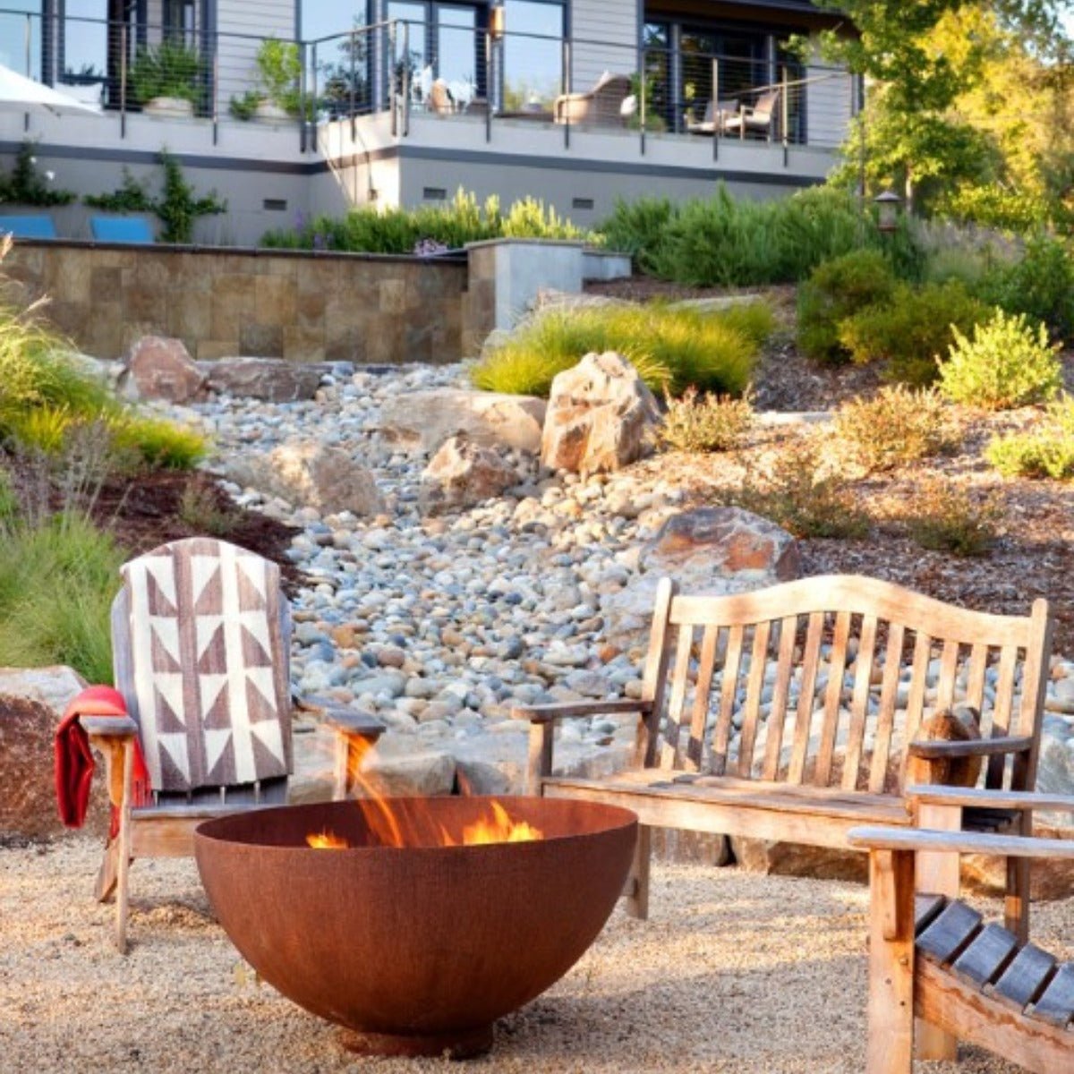 Goblet Cast Iron Fire Pit - Outdoorium