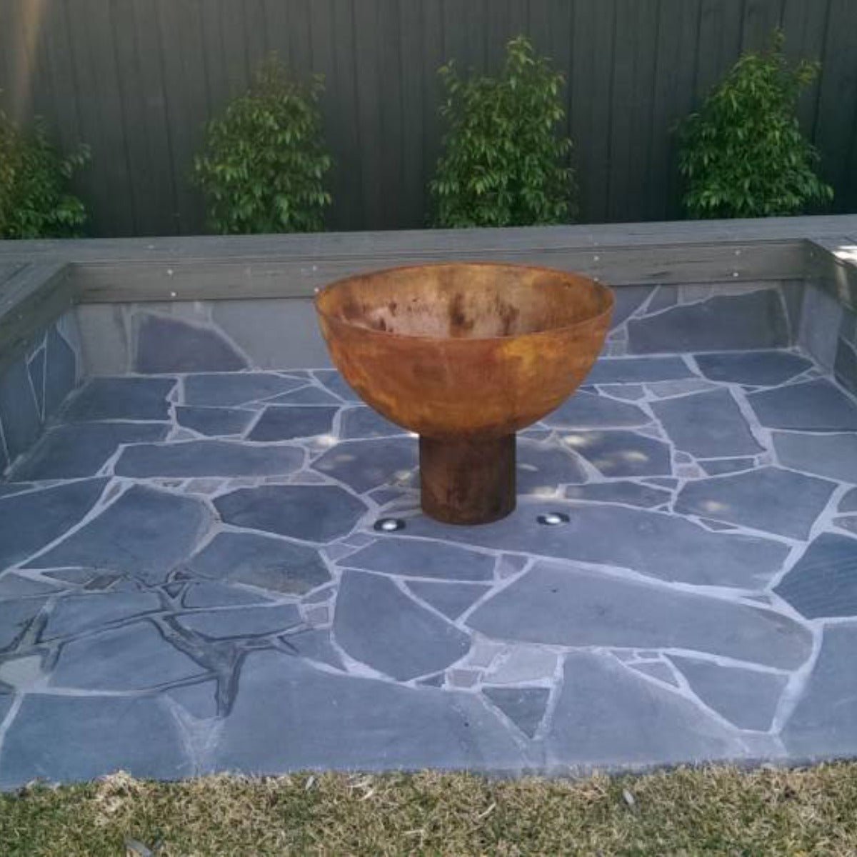 Goblet Cast Iron Fire Pit - Outdoorium