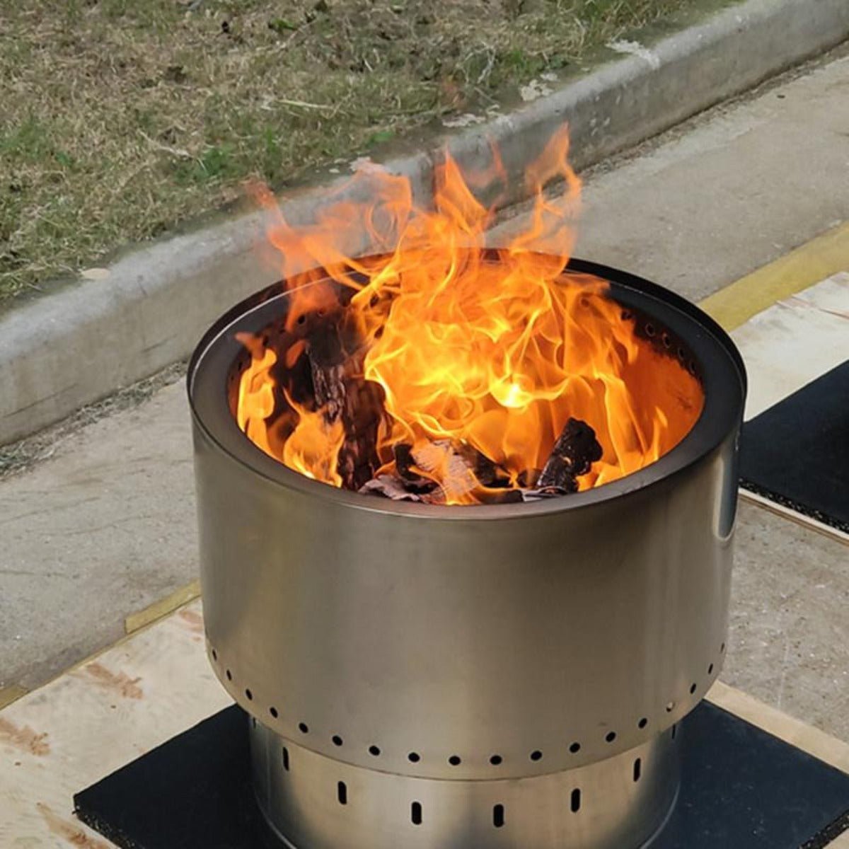 Inferno Smokeless Stainless Steel Fire Pit &amp; Grill - Medium - Outdoorium