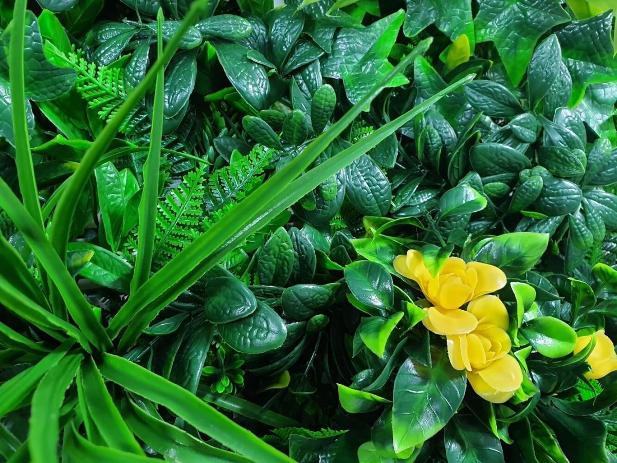 Yellow Rose Vertical Garden / Green Wall UV Resistant 100cm x 100cm - Outdoorium